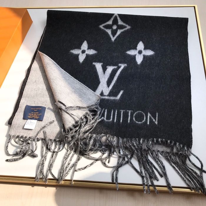 Louis Vuitton Scarf LV00046